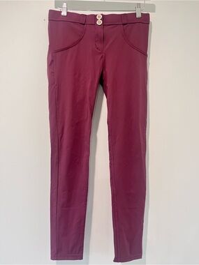 Freddy WR.UP® Shaping/Push-Up Booty Scrunch Legging Size S/4 27” Inseam Plum